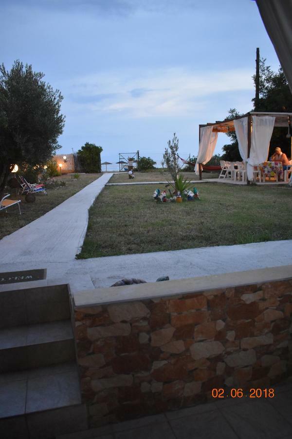 Lia'S Beach House Айос-Николаос Экстерьер фото